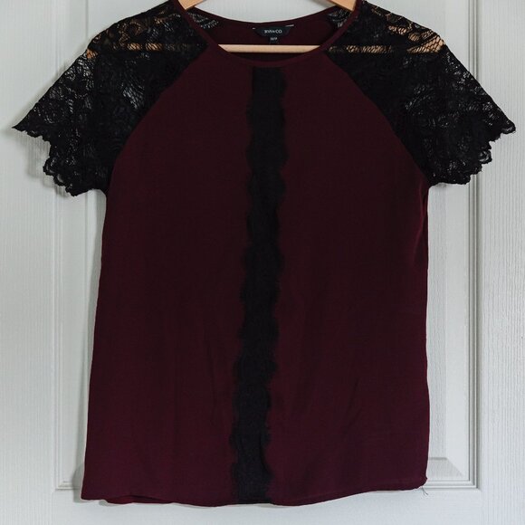 RW&CO Small Burgundy Top with black lace accent - Picture 1 of 1